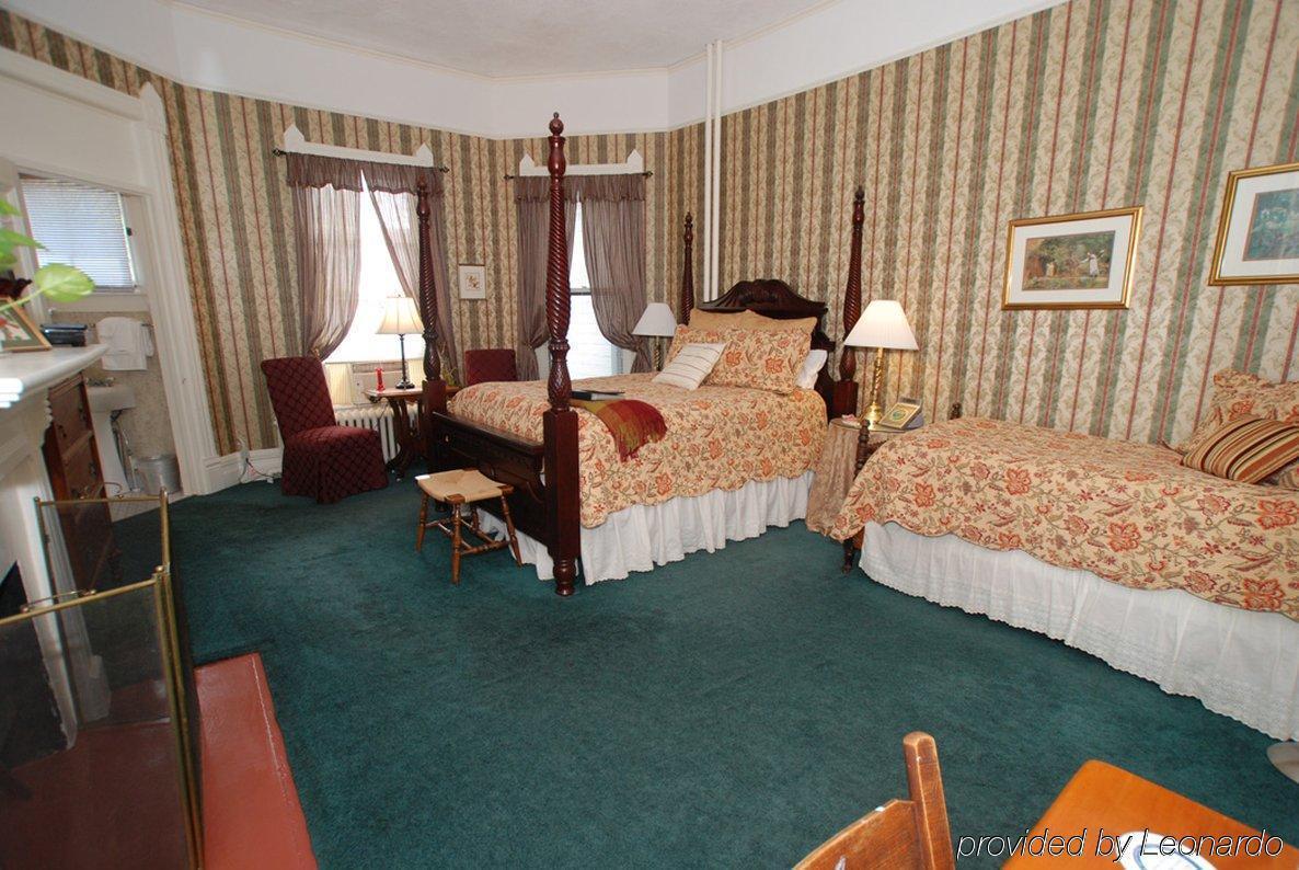 1898 Waverly Inn Hendersonville Room photo